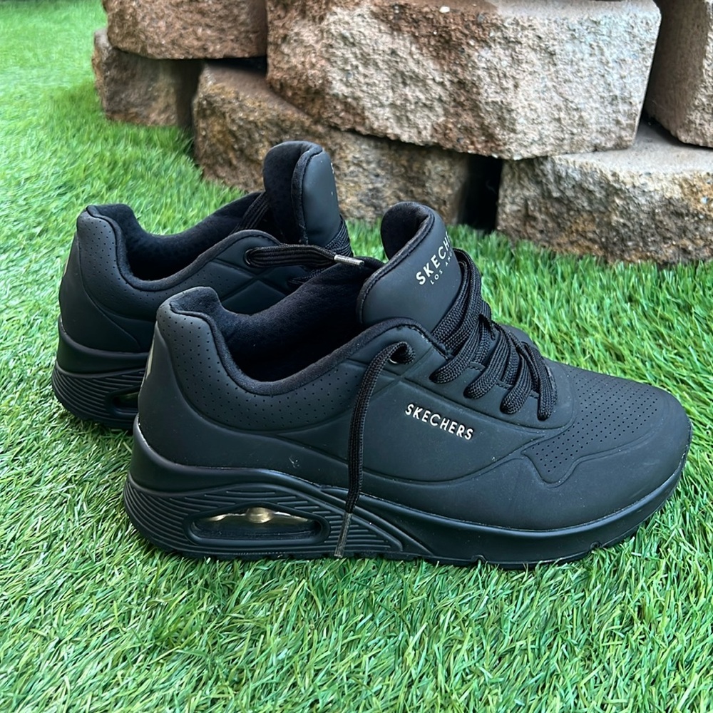 Skechers UNO - Stand on Air (NWOT)
